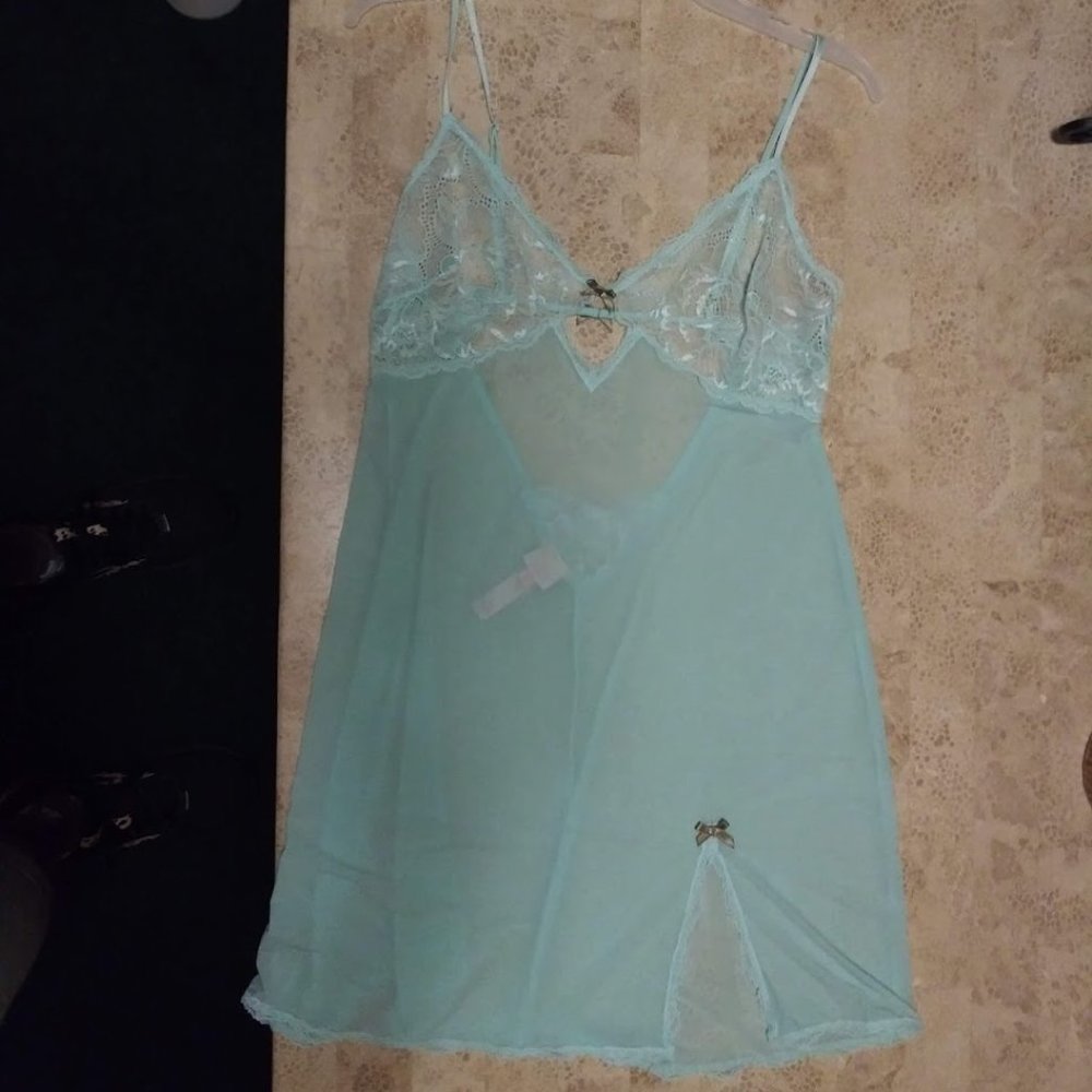 Vintage Victoria's Secret Light Blueish Green Chemise with Green Bows Size M 🌷 - Picture 4 of 7